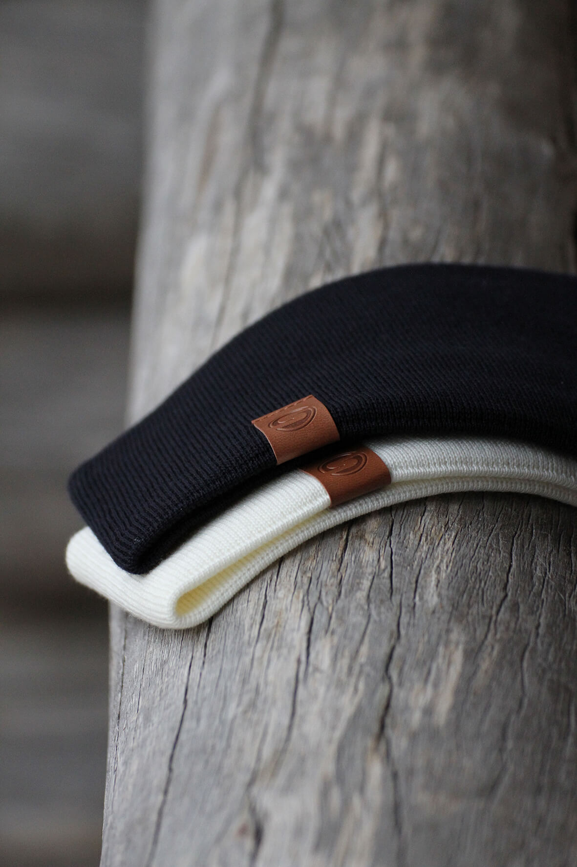 SAAME Off white and black
