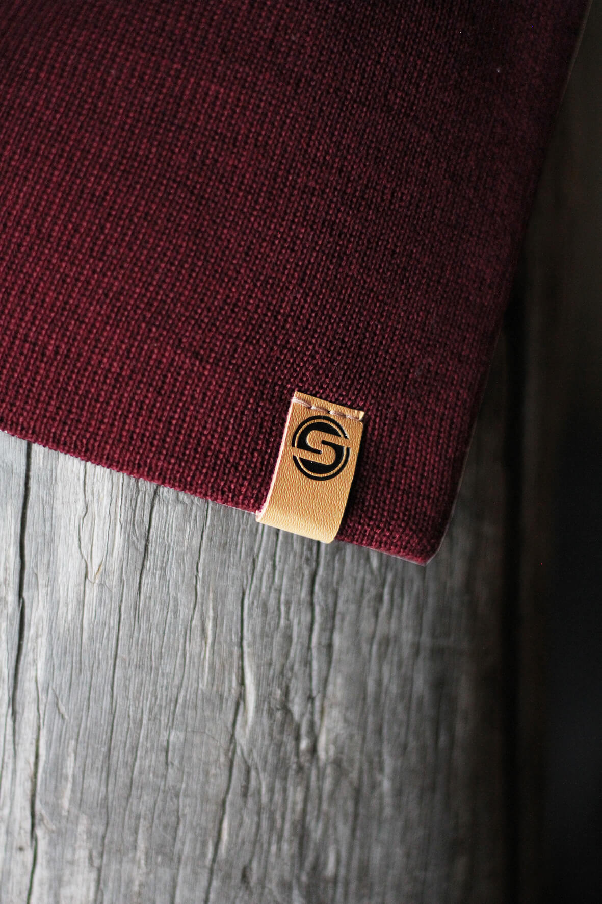 TUNTURI Dark Red